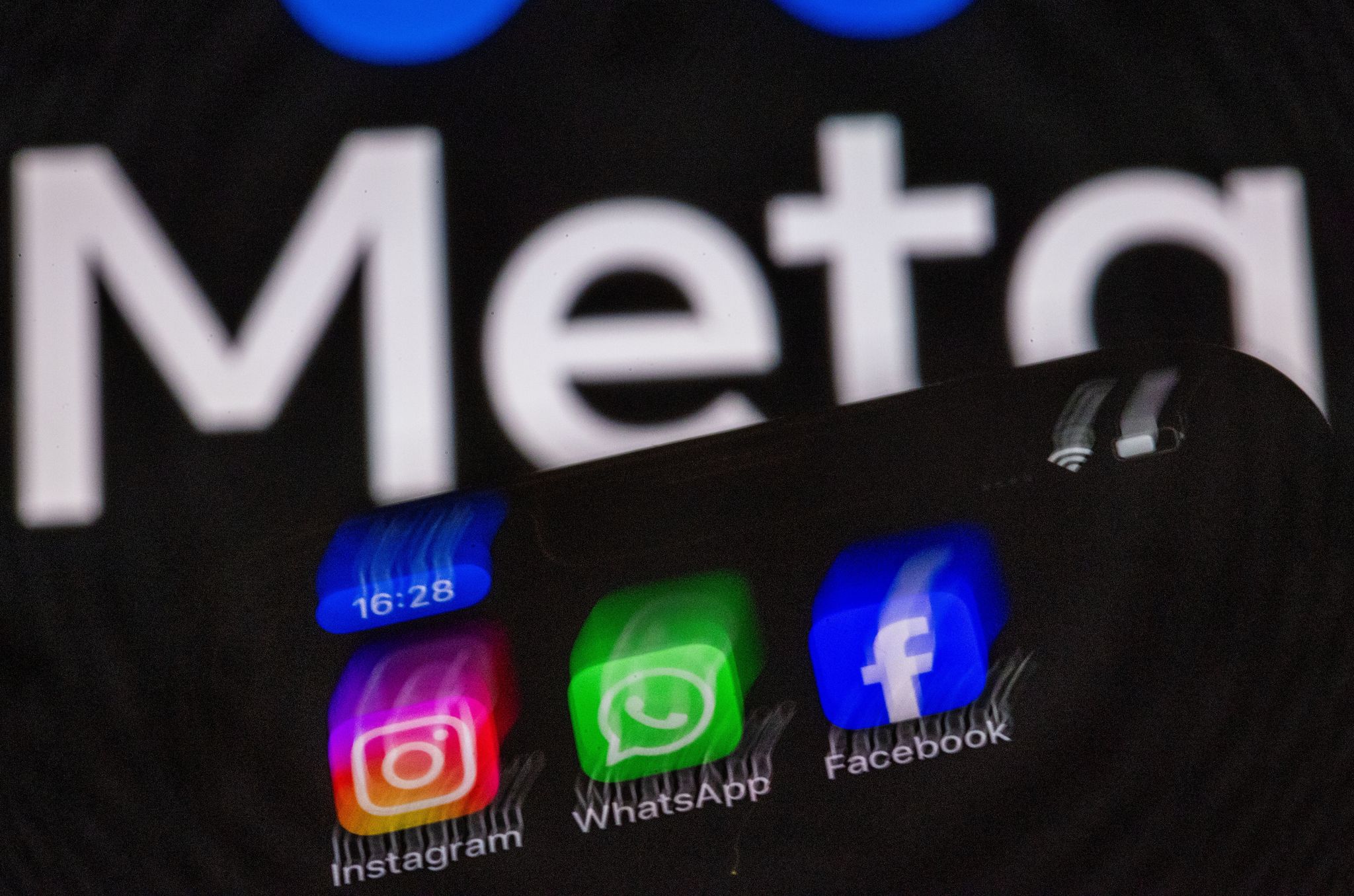 Instagram und WhatsApp sind inzwischen tief bei Meta integriert. (Symbolbild)